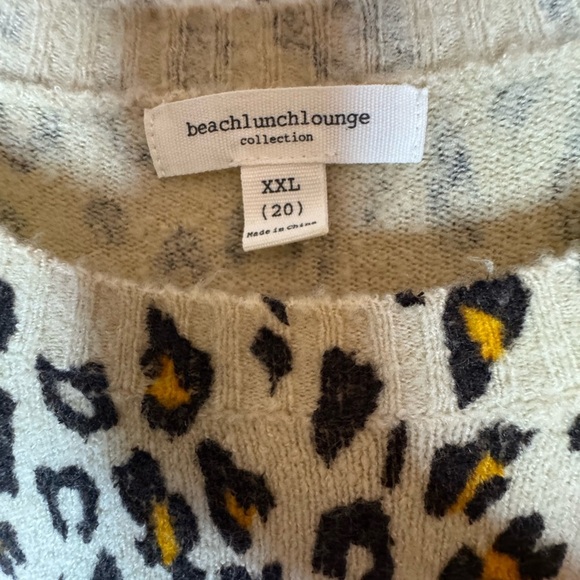 Beach Lunch Lounge Women’s Animal Print Sweater Size XXL Gray Yellow Pullover - Picture 7 of 7